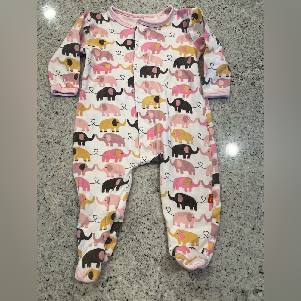 Magnificent Baby Magnetic Sleeper Baby Girl 6 Months